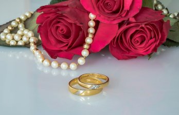 Keeping Your Wedding Party in Consideration when Buying Wedding Jewellery